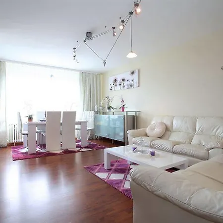 Private In Sarstedt - Agency Homestay *